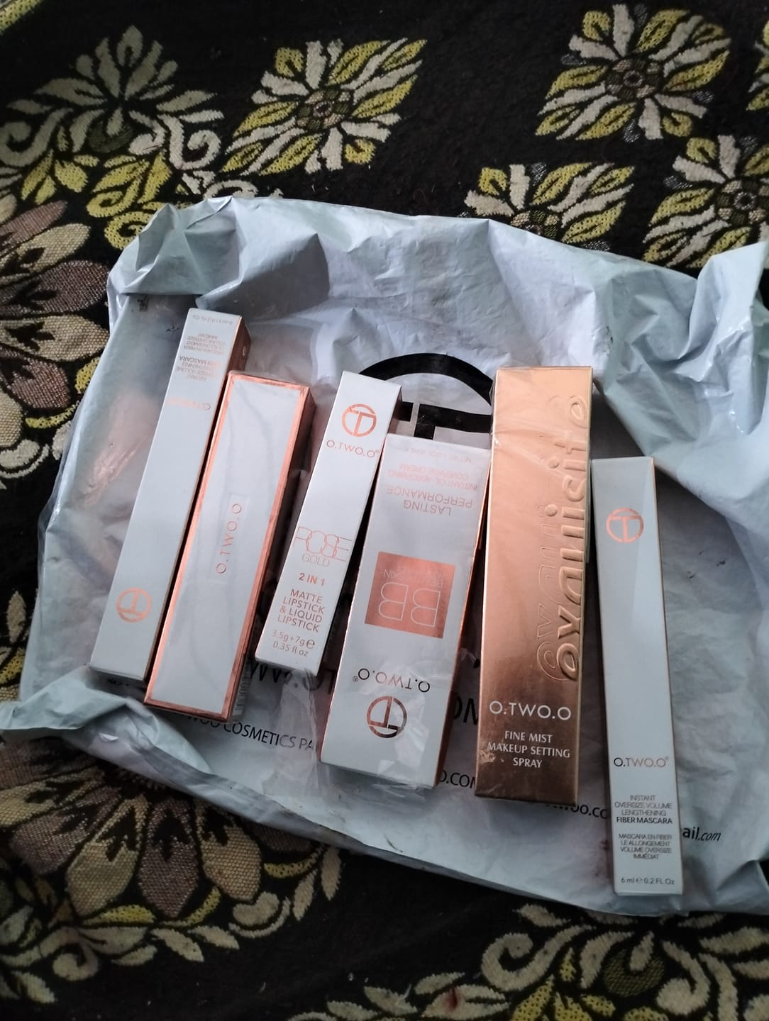 Customer photo review of O.TWO.O GLOW LIFT LIGHT SHADOW CONTOUR STICK