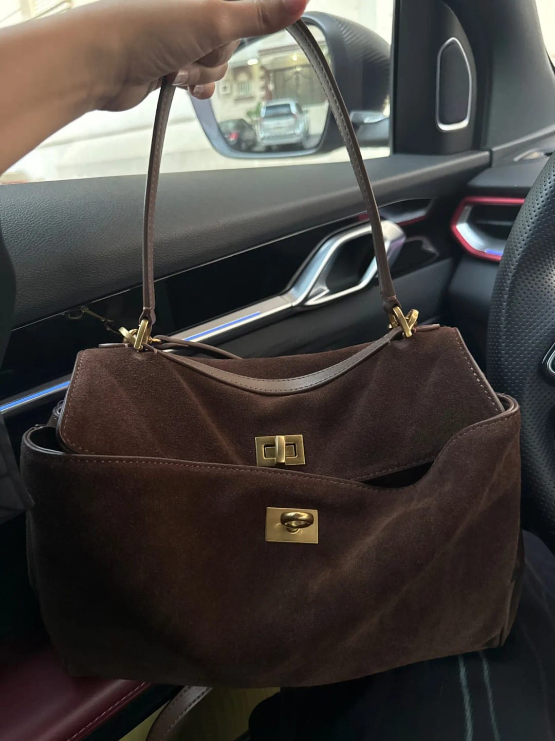 Customer photo review of KELIA - Grand Sac à Main Chic en Daim