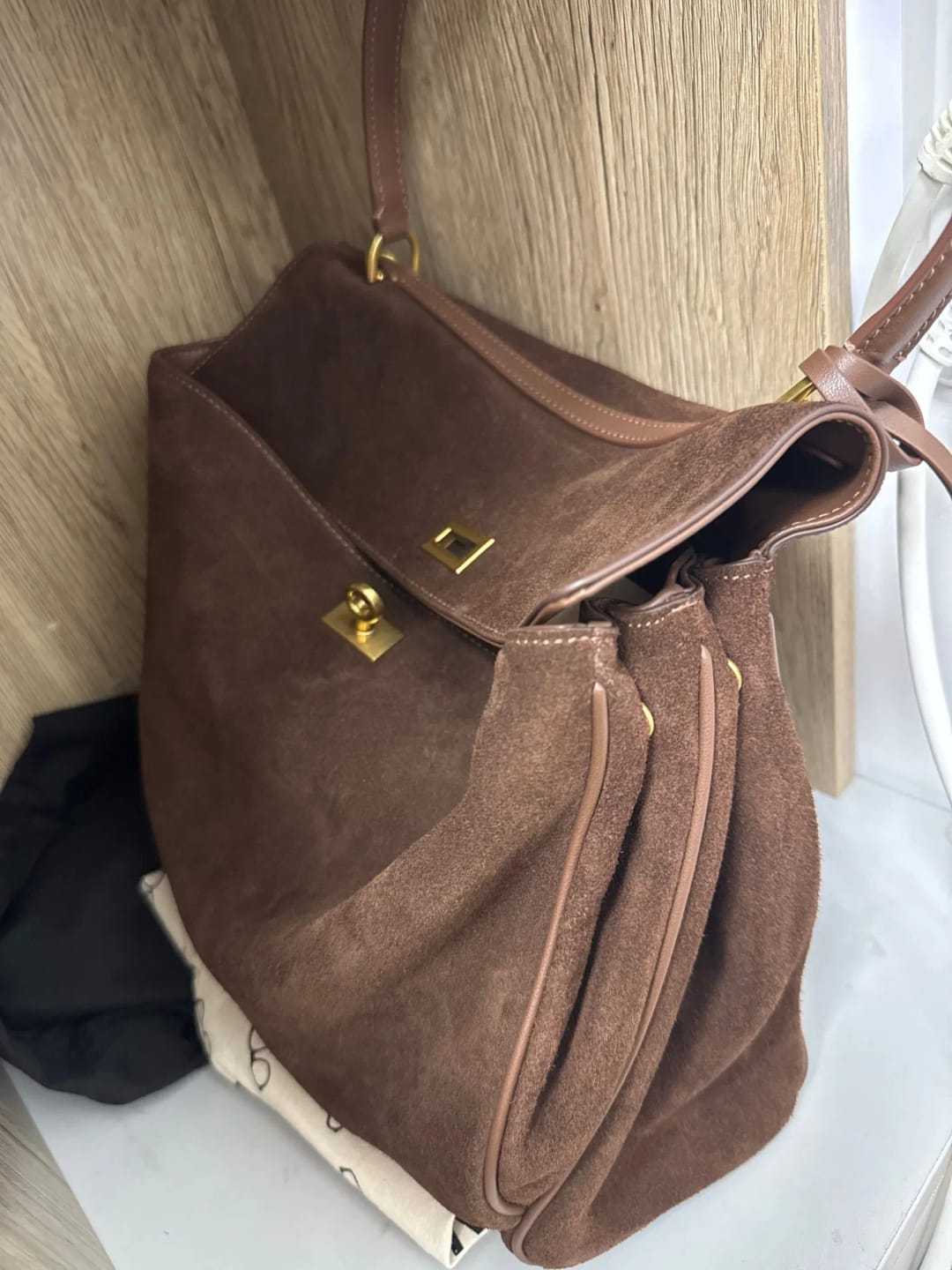 Customer photo review of KELIA - Grand Sac à Main Chic en Daim