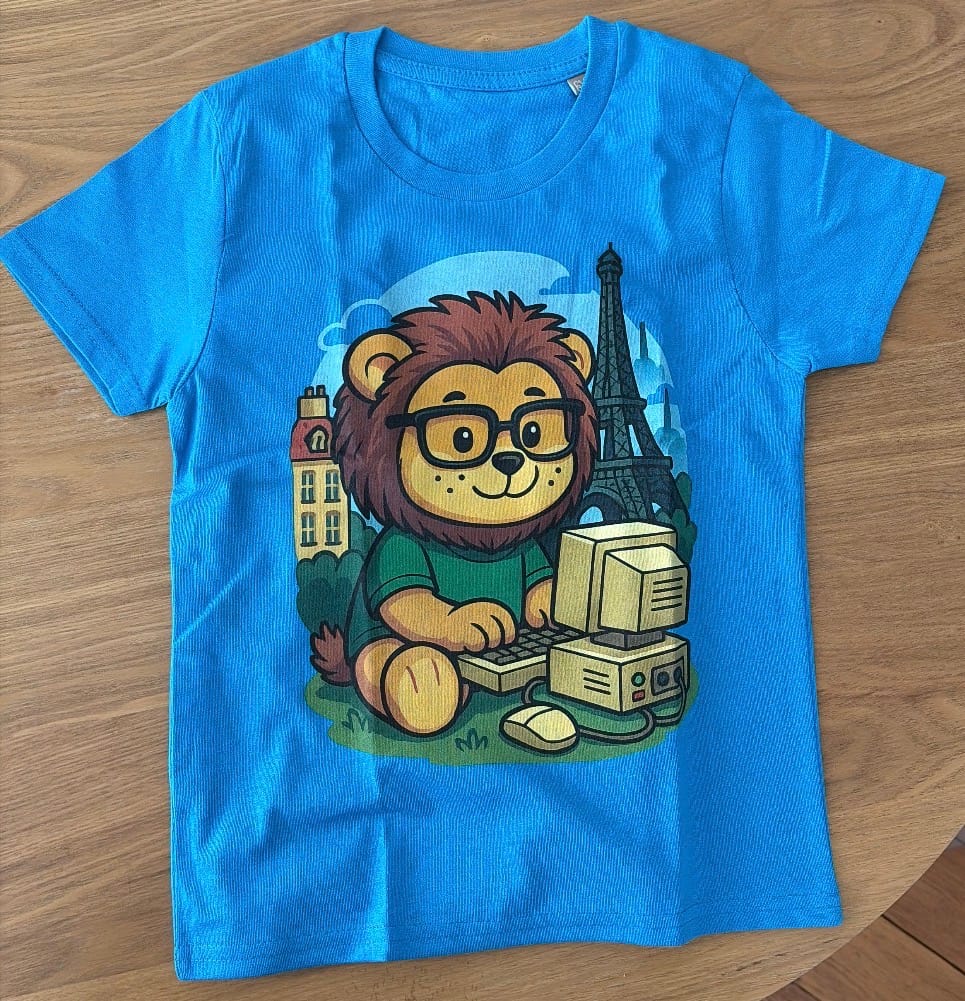 Customer photo review of T-shirt enfant personnalisé PlushyTales (2-12 ans)