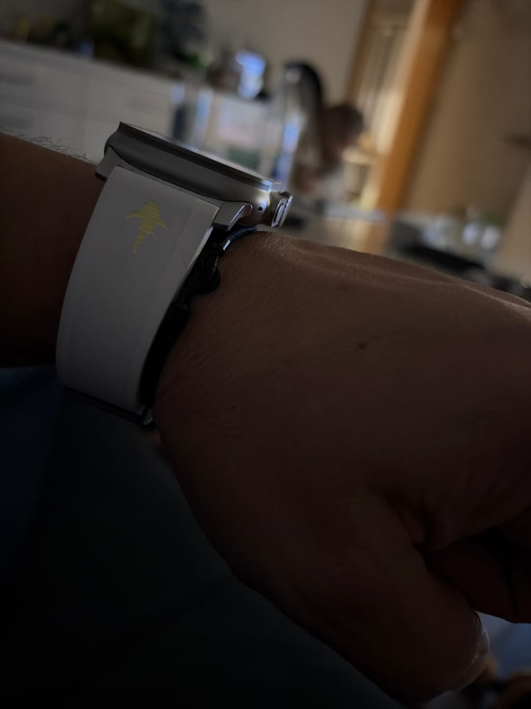 Customer photo review of Coastline Surfer Armband BLACK CORAL
