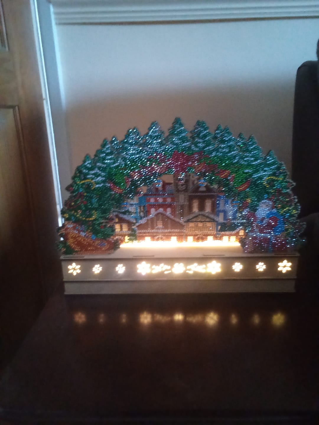 Customer photo review of "Christmas Scene" 3D Crystal Art Light Up Scene Kit