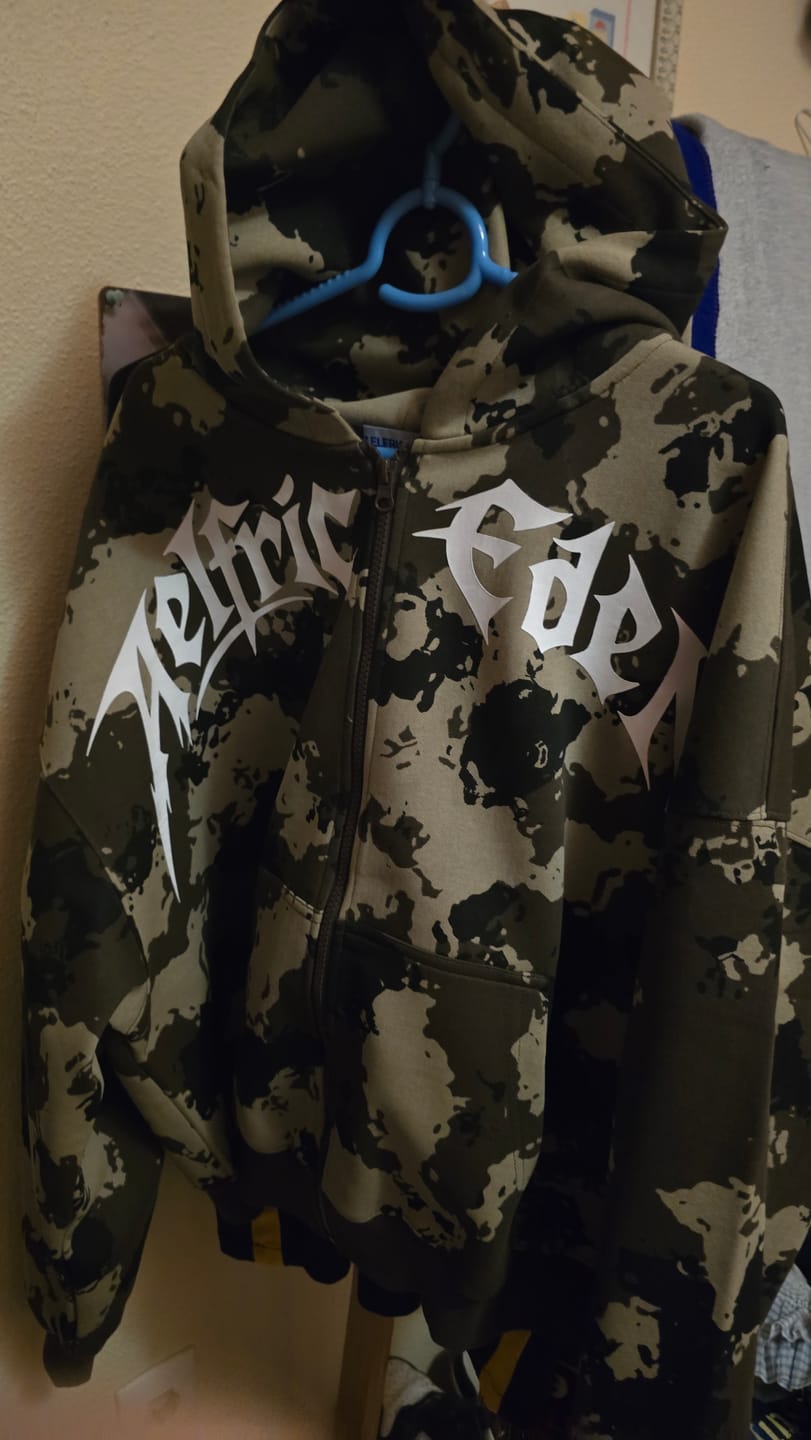 Customer photo review of Aelfric Eden Boxy CAMO Zip Up Hoodie