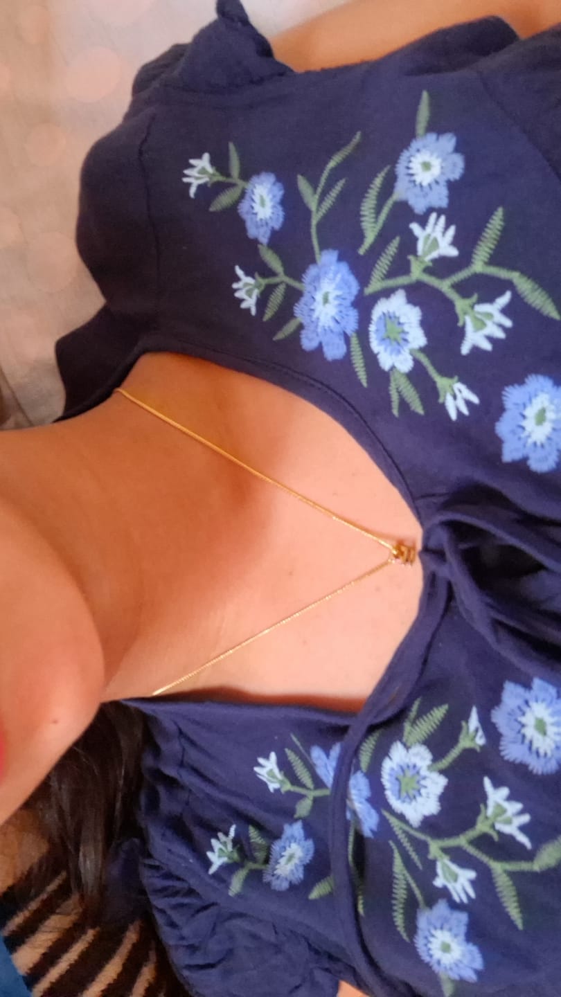 Customer photo review of Collar Birthstone Gota Dorado