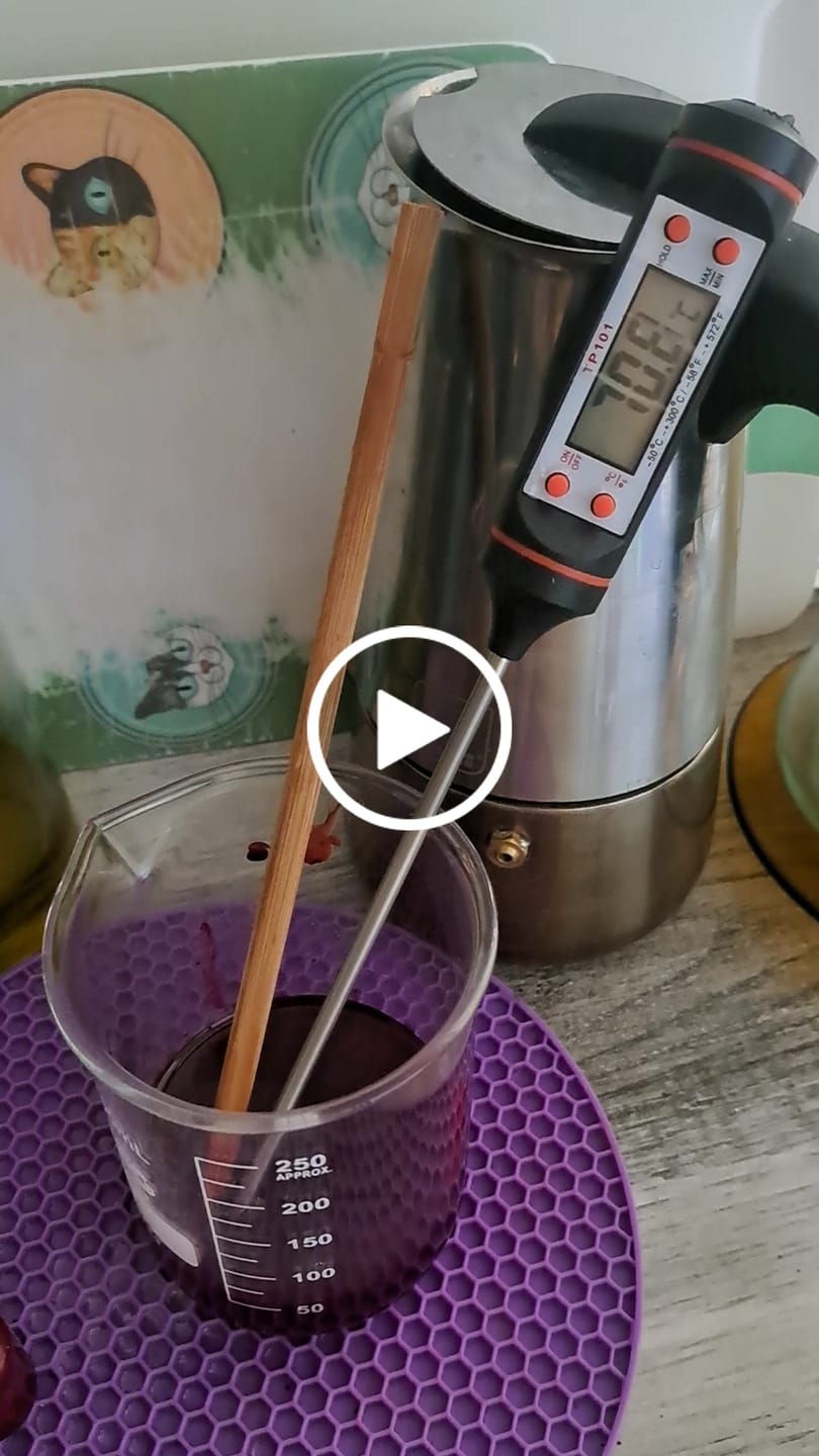 Customer video review of Termómetro digital para fabricación de velas