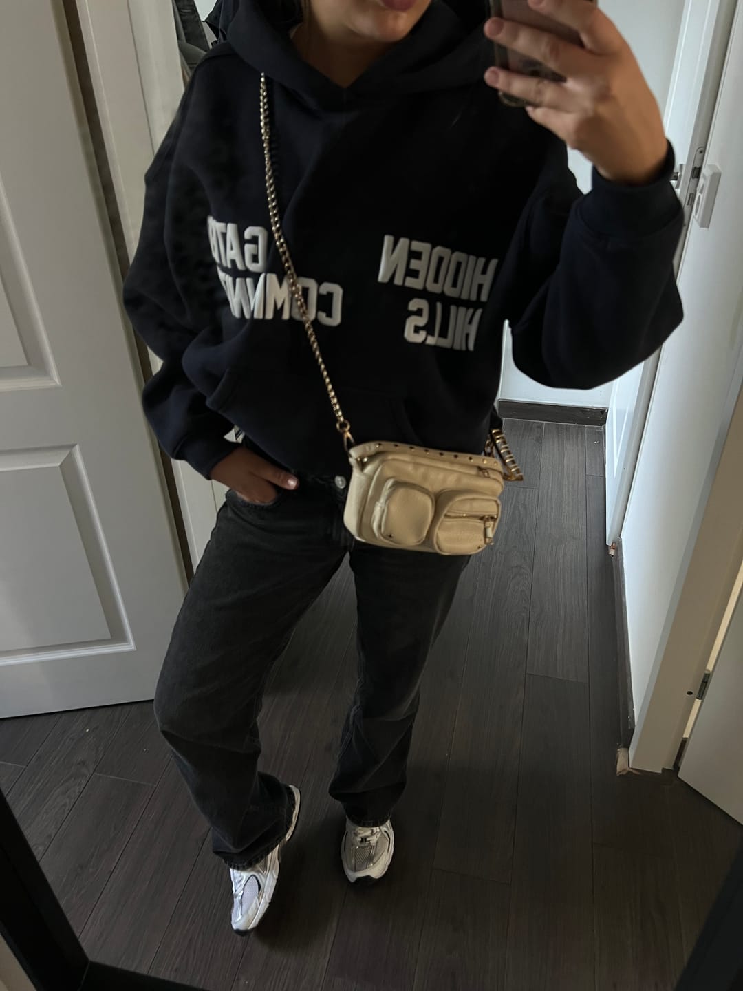 Customer photo review of GATED COMMUNITY HOODIE NAVY