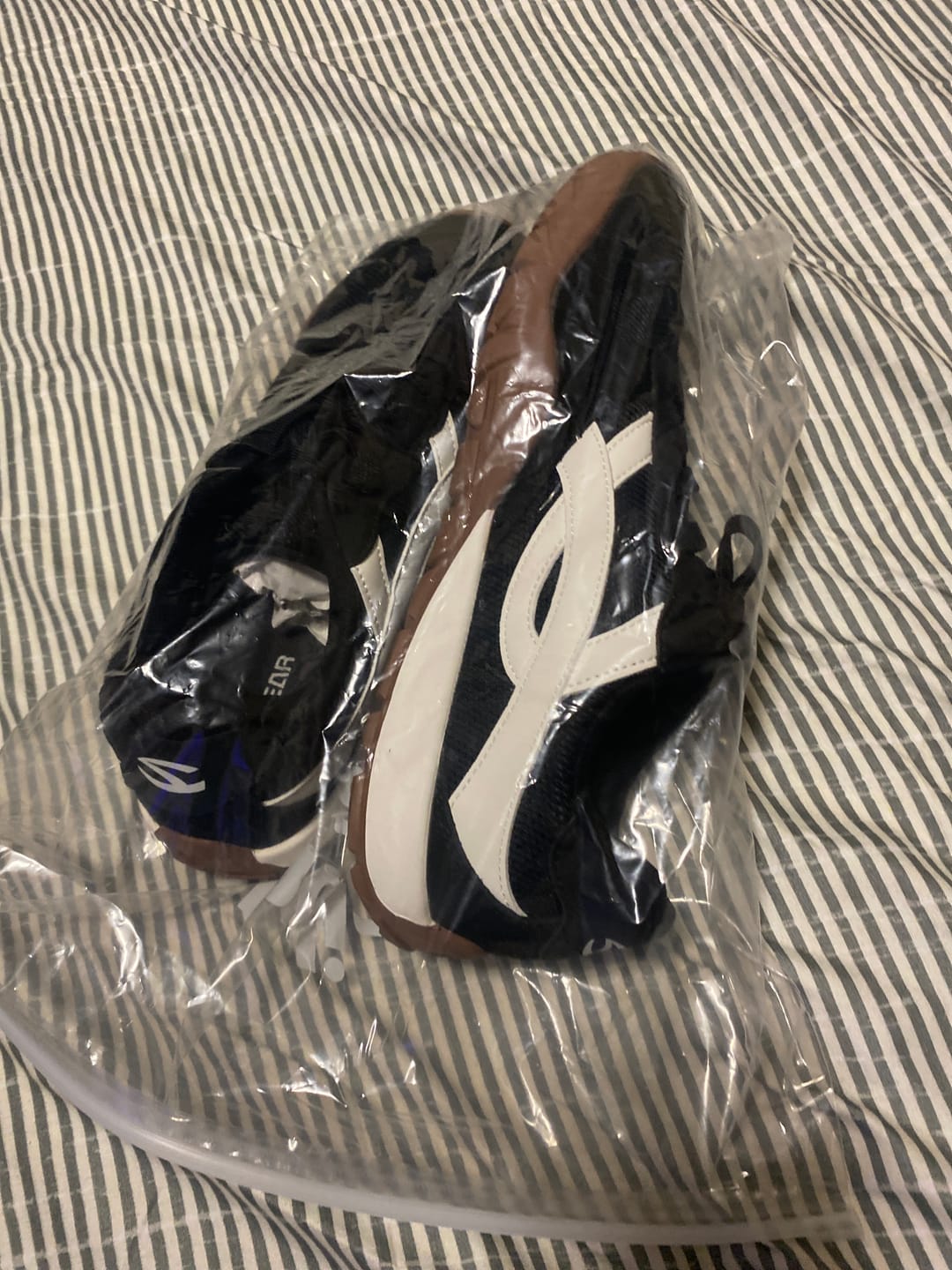 Customer photo review of Hareball - Wide Toe Sneakers
