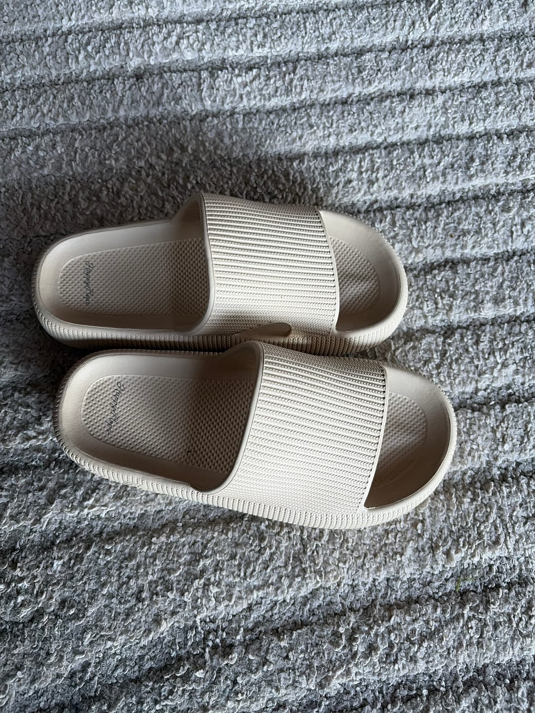 Customer photo review of HappyFlops Original