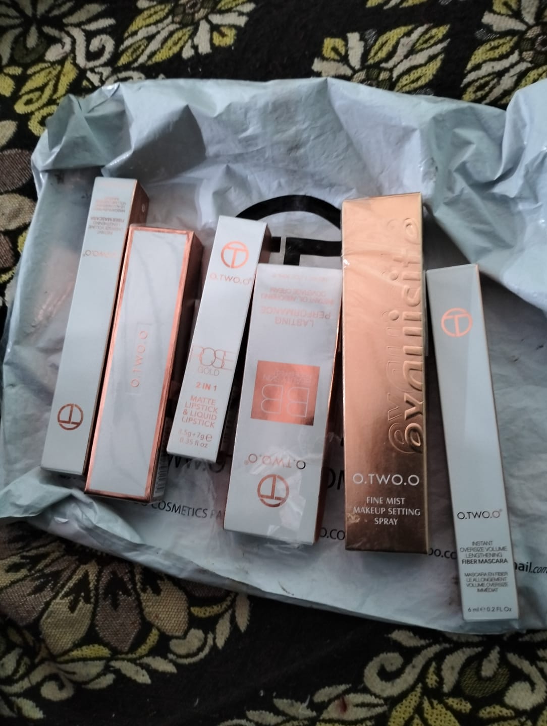 Customer photo review of O.TWO.O ROSE GOLD 2 IN 1 LIPSTICK AND LIPGLOSS