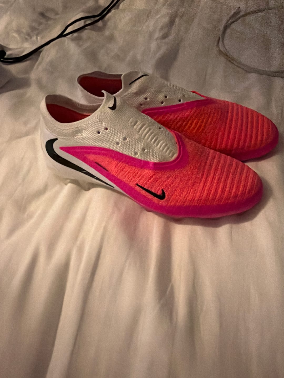Customer photo review of Nike Phantom 6 Elite Low Cut FG - Breakout Rose/Blanc/Noir