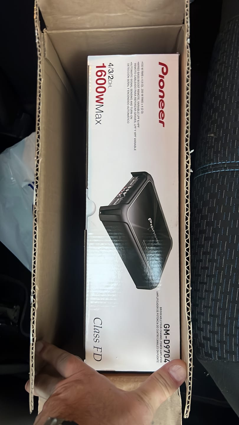Customer photo review of מגבר לרכב Pioneer GM-D9704