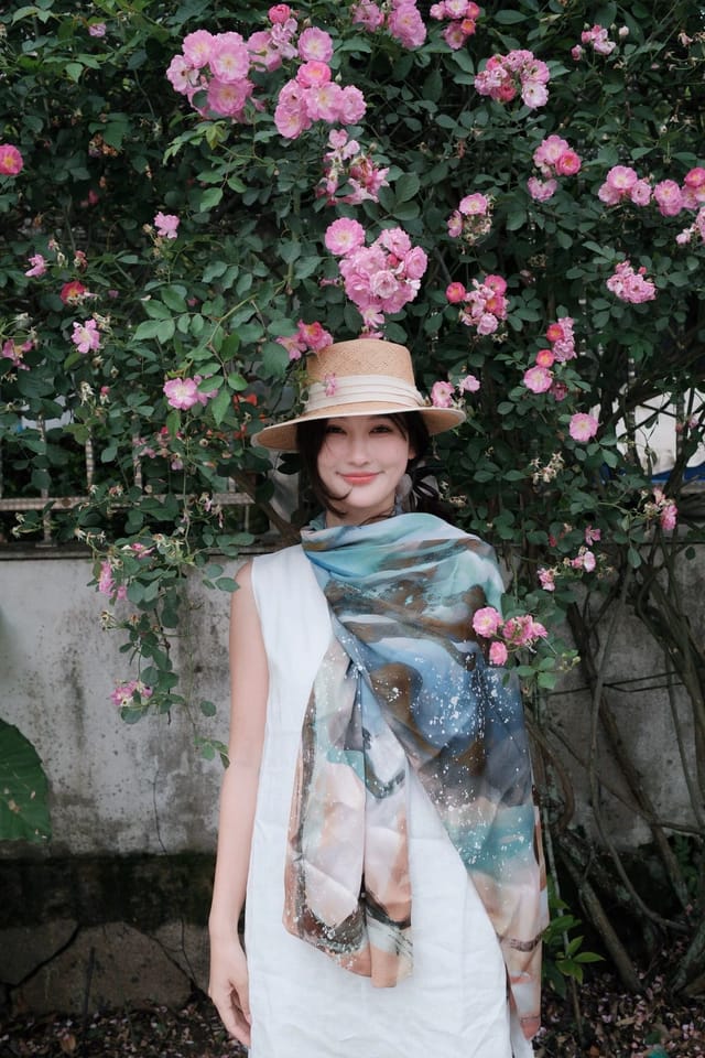 Customer photo review of Dunhuang Five Elements Printed Mulberry Silk Shawl / Scarf