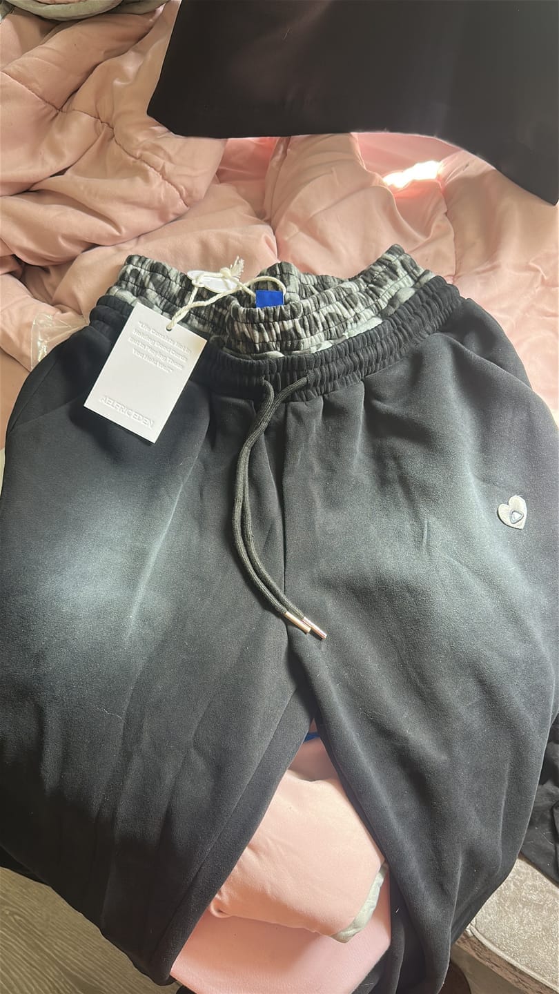 Customer photo review of Aelfric Eden Leopard Double Waist Baggy Sweatpants