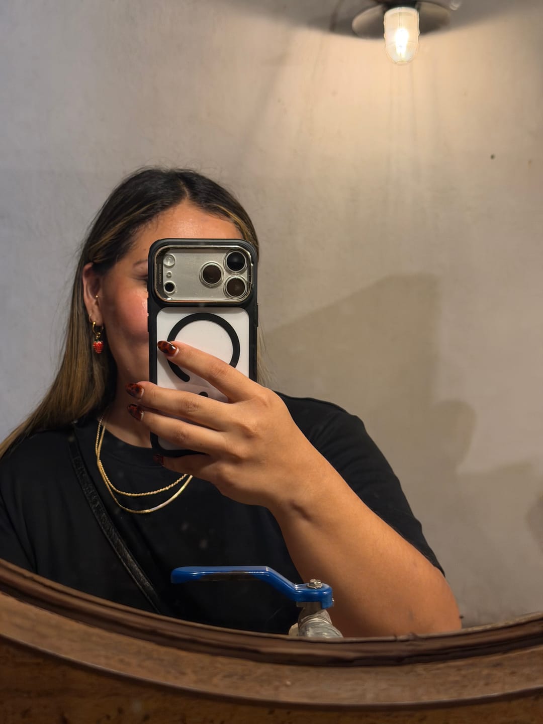 Customer photo review of Aretes Tiny Berry