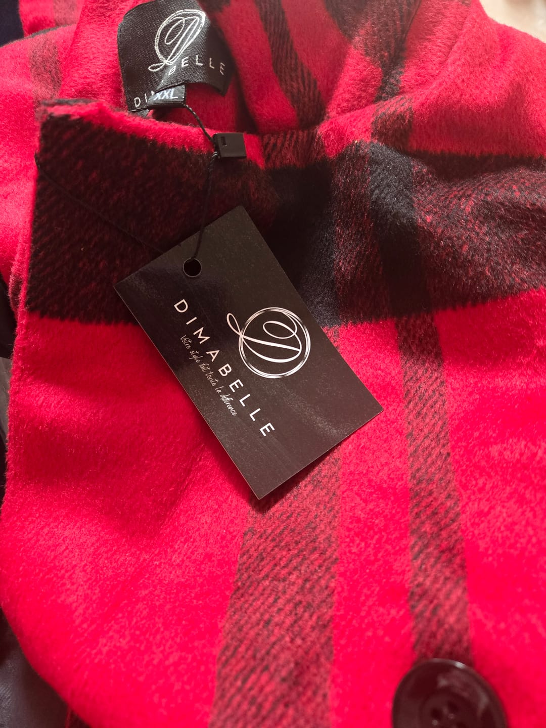Customer photo review of Manteau à carreaux Rouge et noir