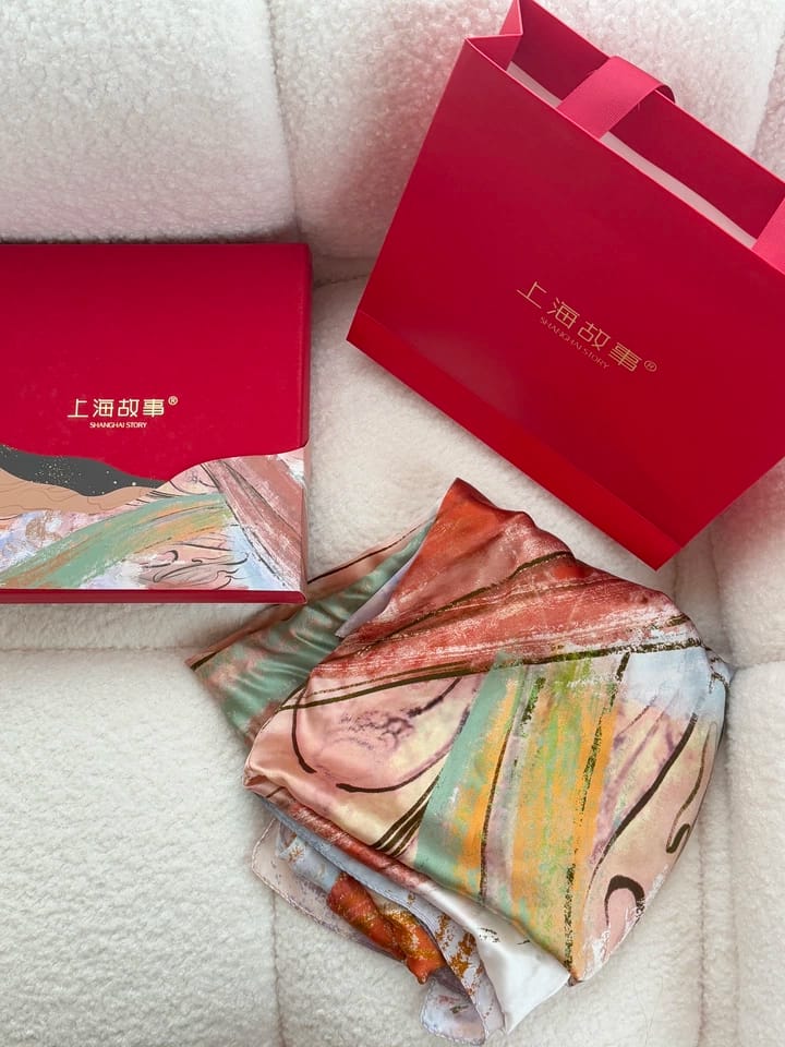 Customer photo review of Dunhuang Five Elements Printed Mulberry Silk Shawl / Scarf