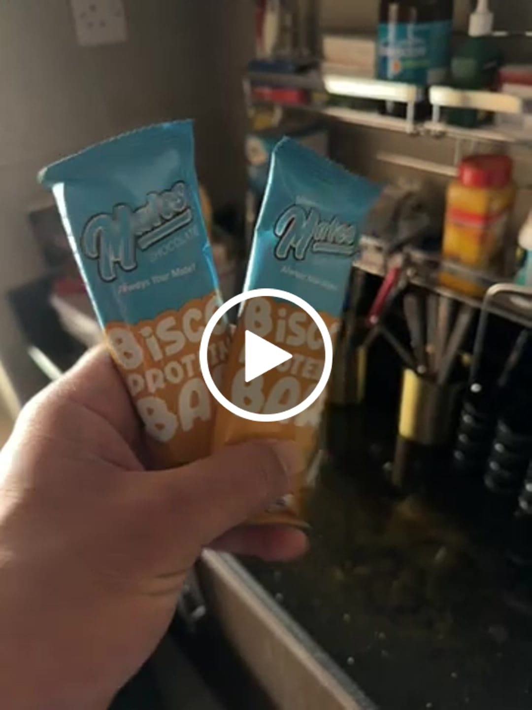 Customer video review of Mates Bisco Bar (50g*6pcs)