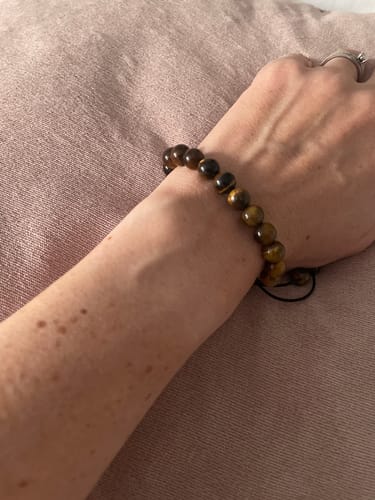 Customer photo review of Tiger’s Eye Healing Bracelet for Confidence & Motivation