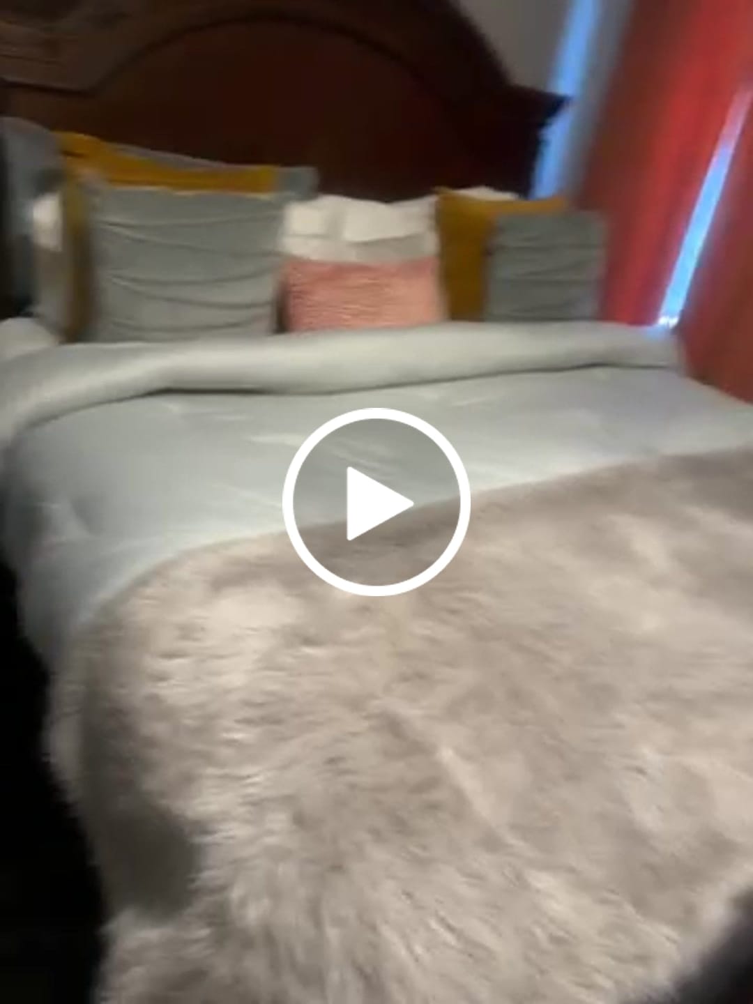Customer video review of MarshMellow Comforter