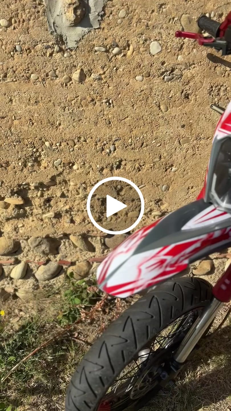 Customer video review of Kit Déco DERBI XTREME XRACE AVANT 2011  - ANTI