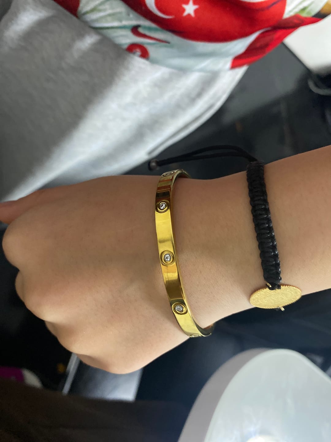 Customer photo review of Amore Zirconia Armreif