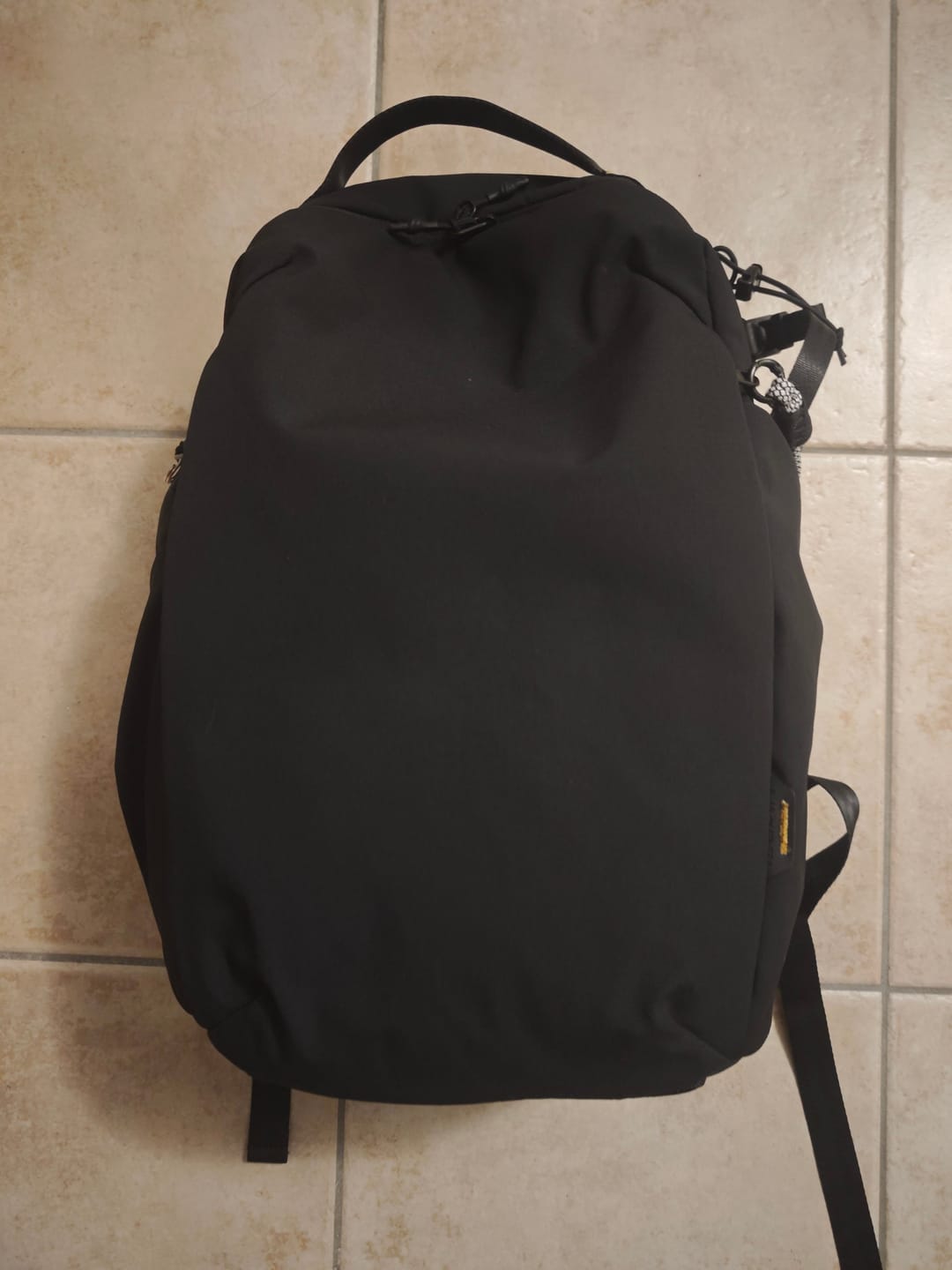 Customer photo review of Ulanzi YY038 Urban Travel Backpack V2 22L