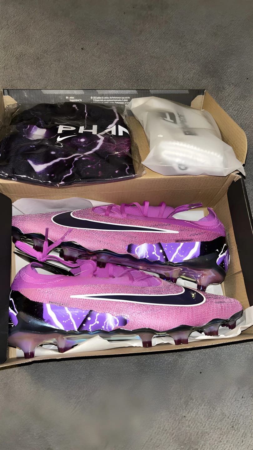 Customer photo review of Phantom GX Elite FG Thunder