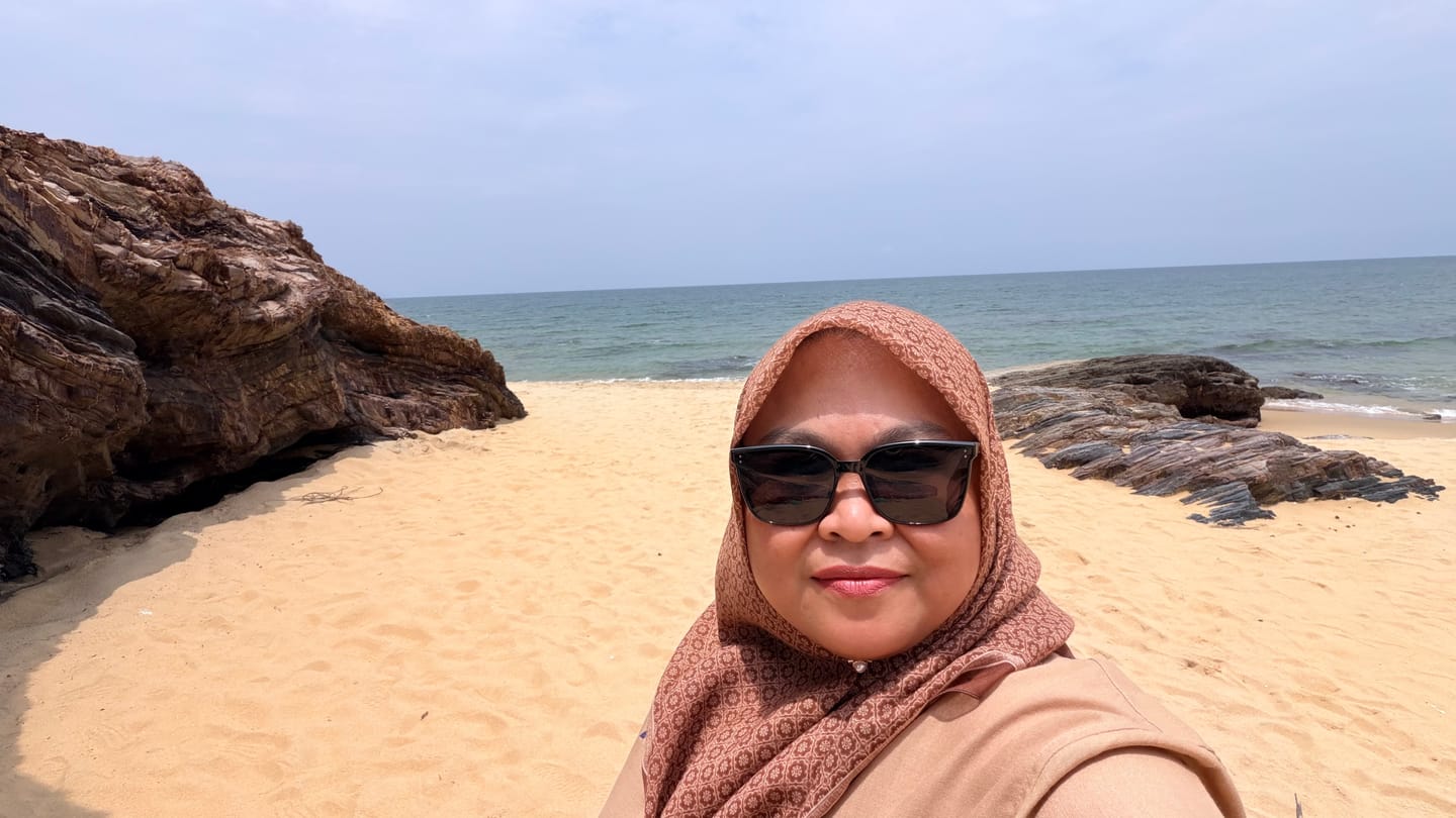 Customer photo review of FREE Sunglasses Leather Pouch + Suede Microfiber Cloth (Worth RM25)