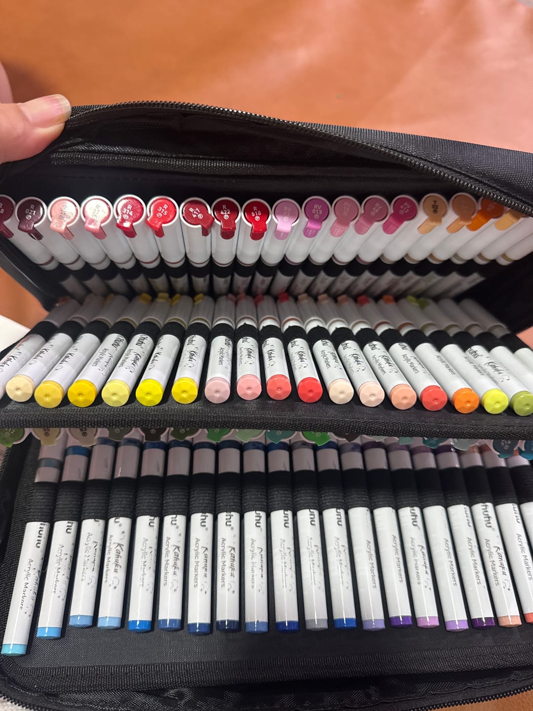 Customer photo review of Ohuhu Kahuku Series Direct-ink Acrylic Paint Markers