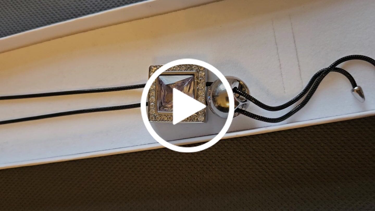 Customer video review of Mondstein Halskette - Intuitionszauber