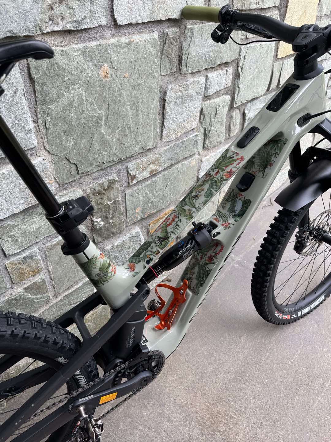 Customer photo review of Hype Lotus Frame Keeper