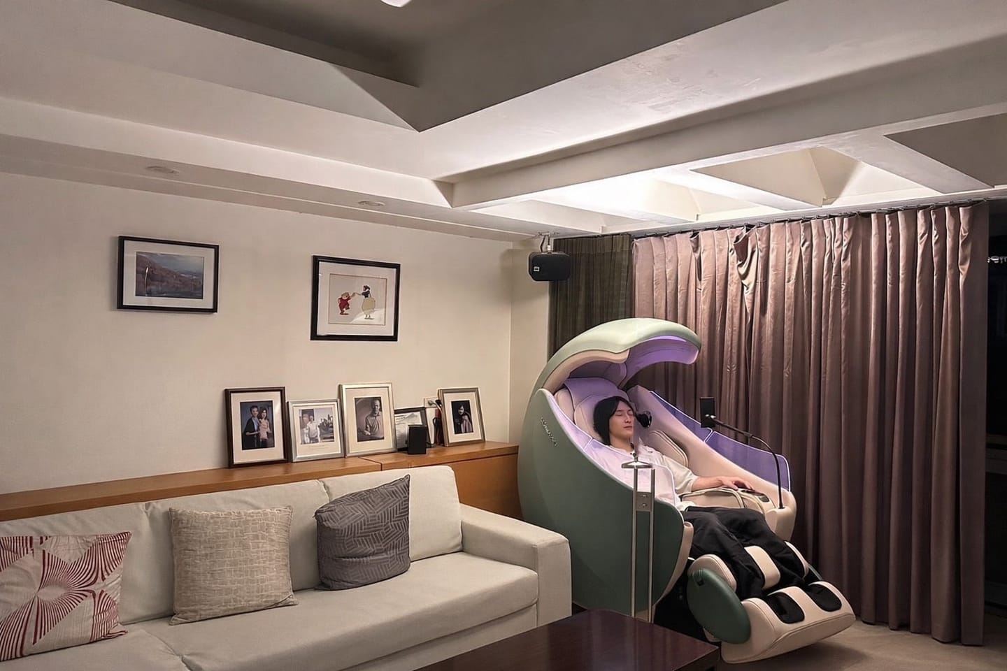 Customer photo review of uDream·AI Well-Being Massage Chair | Advanced AI Massage Chair