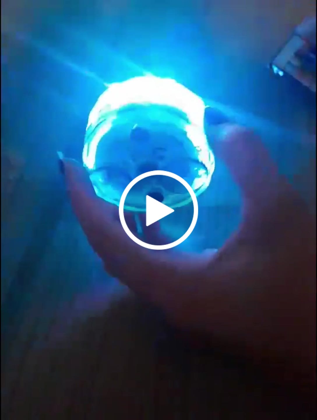 Customer video review of Kit Luminárias de Piscina RGB - Sem Fio Com Controle Remoto