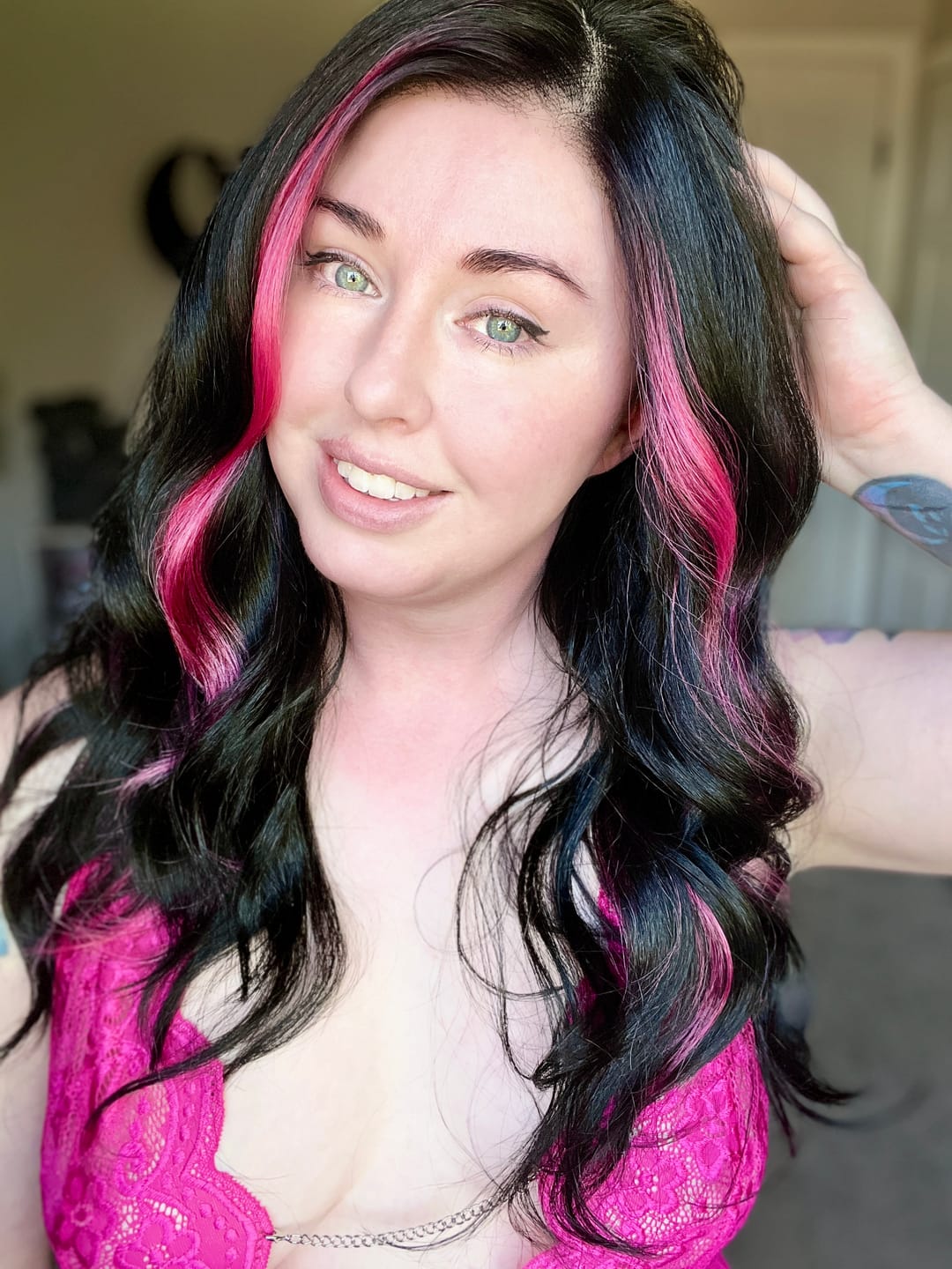 Customer photo review of Outre Perfect Hairline Synthetic 13x6 HD Lace Front Wig - JAINA
