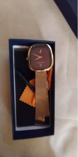 Customer photo review of Reloj Célestine Mujer