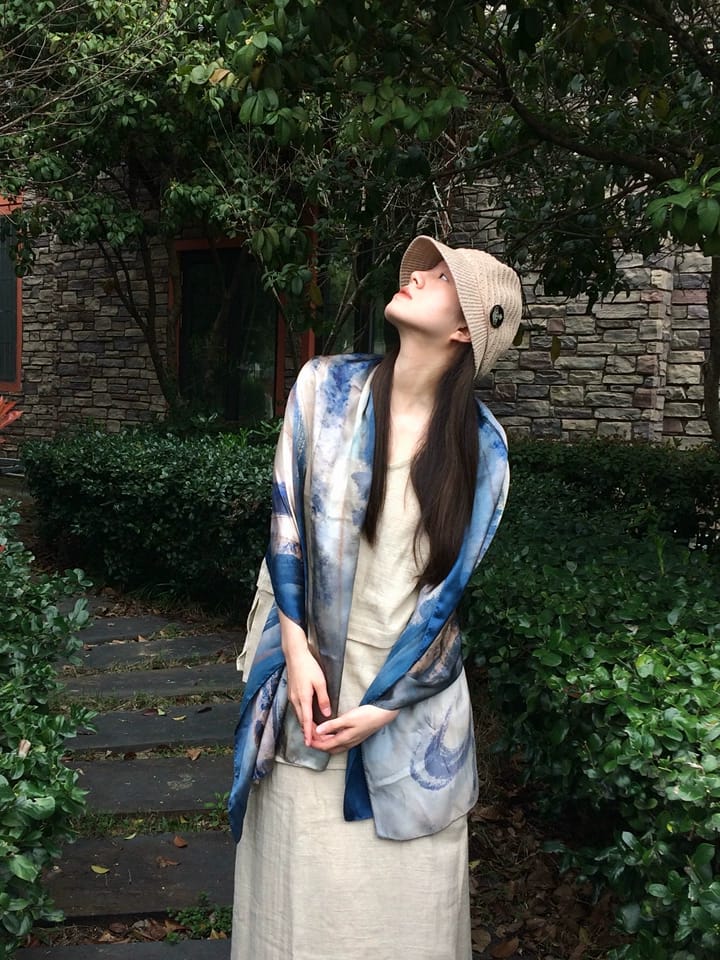 Customer photo review of Dunhuang Five Elements Printed Mulberry Silk Shawl / Scarf