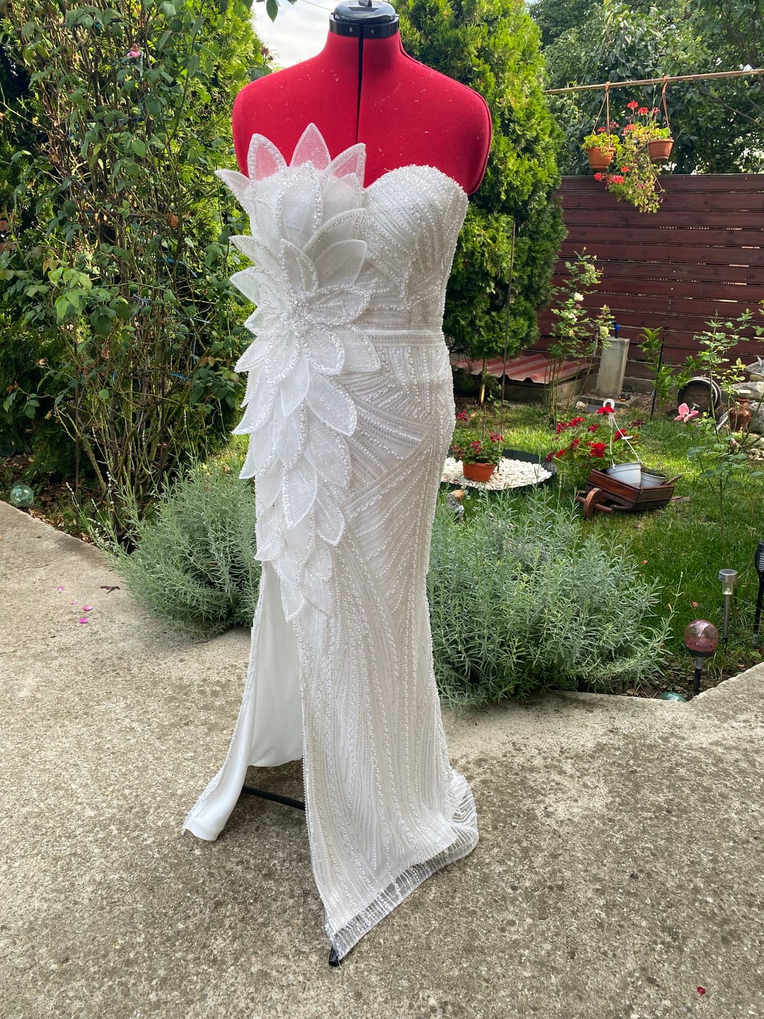 Customer photo review of Dantela Couture Argintie pe Tulle Nude cu Panou, cu Perle, Margele si Paiete