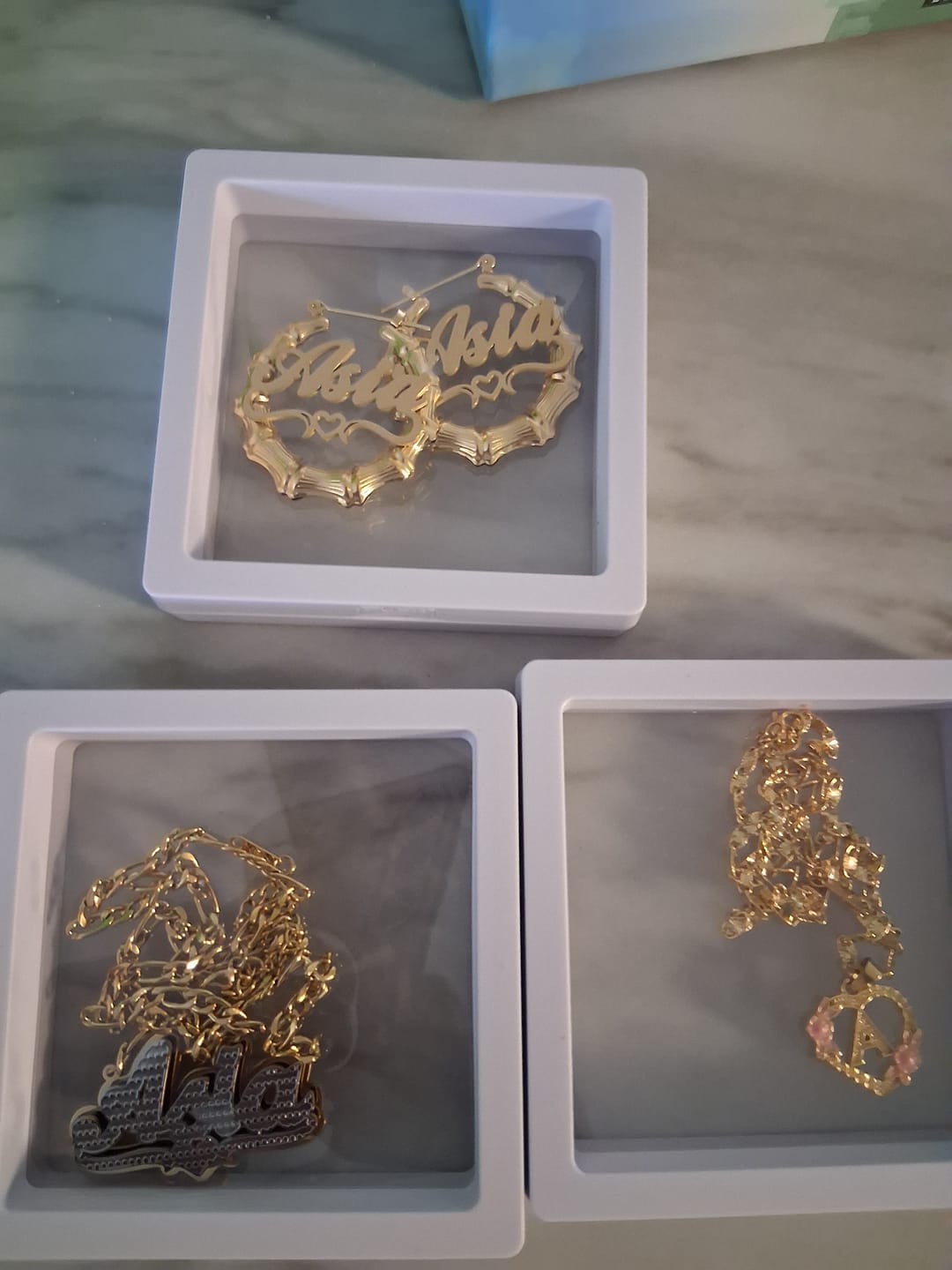 Customer photo review of Flower Initial Necklace w/ Clip Chain