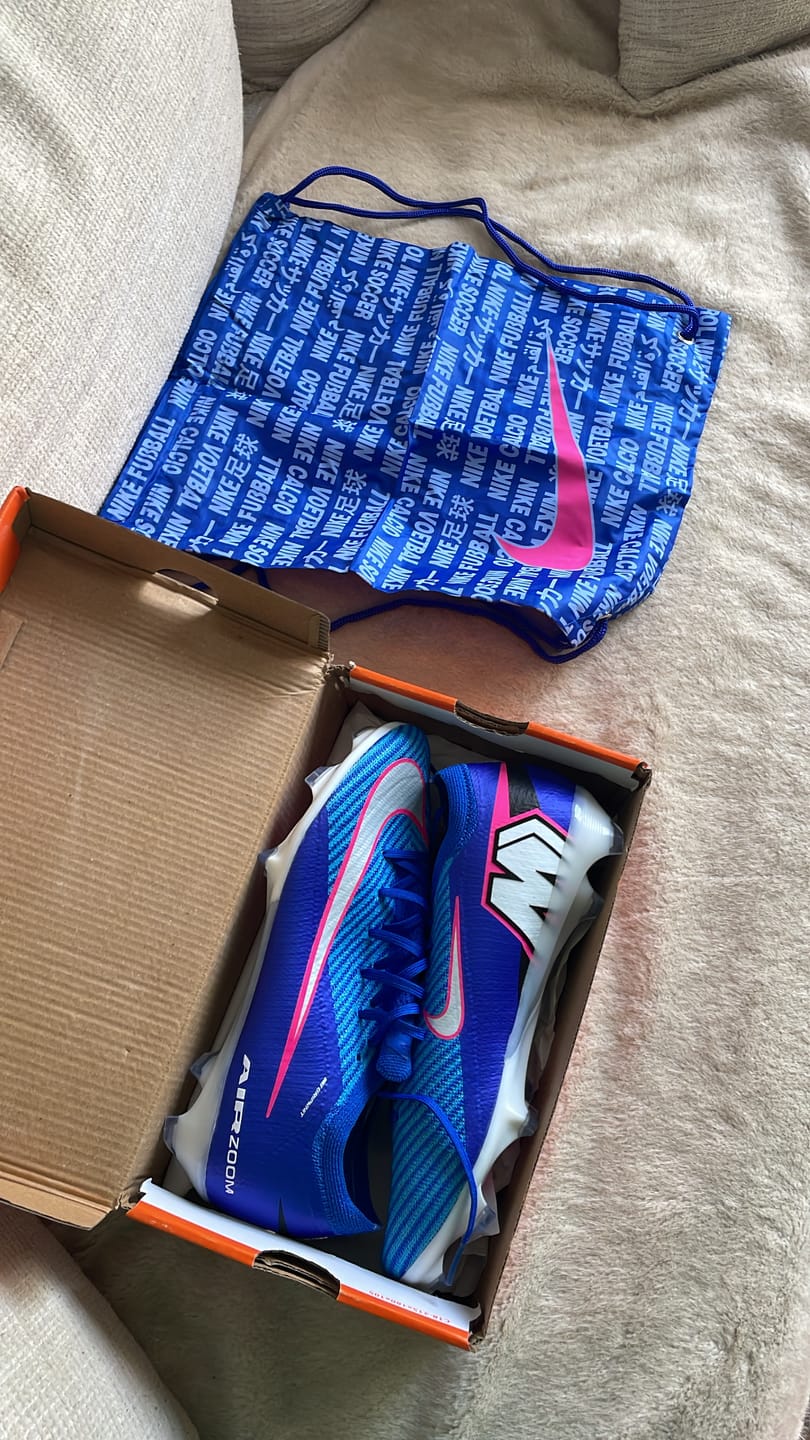 Customer photo review of Nike Mercurial Vapor 16 FG Attack Pack - Bleu/Argent/Rose