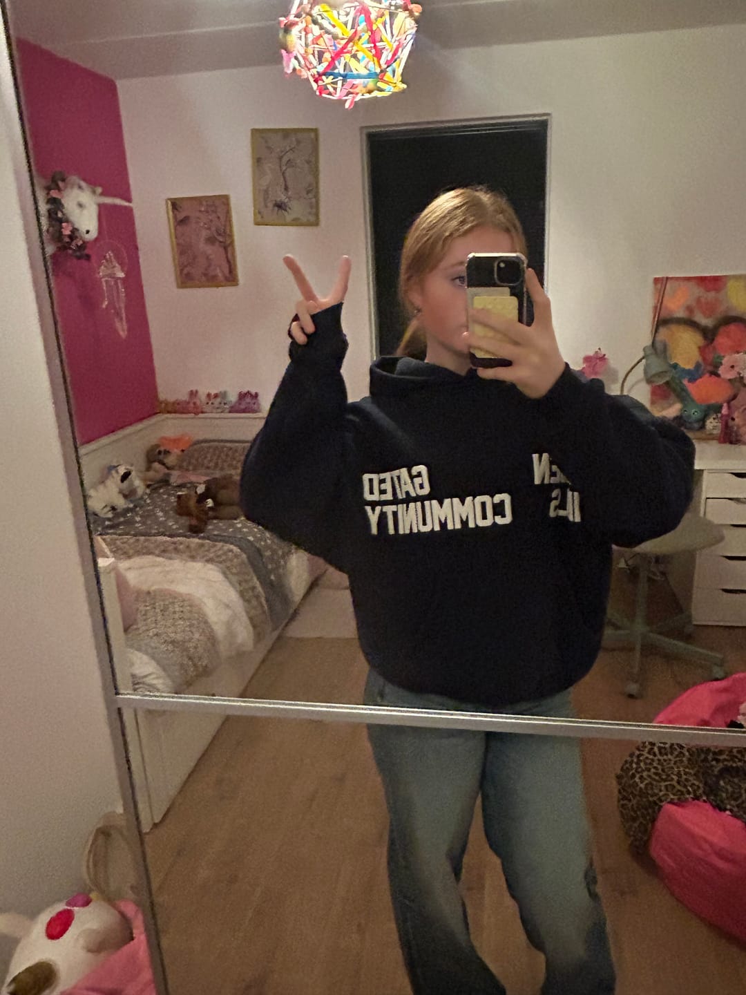 Customer photo review of GATED COMMUNITY HOODIE NAVY
