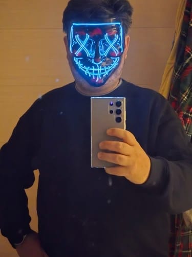 Customer photo review of Mascara con luces LED para Hallowen