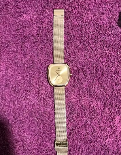 Customer photo review of Reloj Célestine Mujer