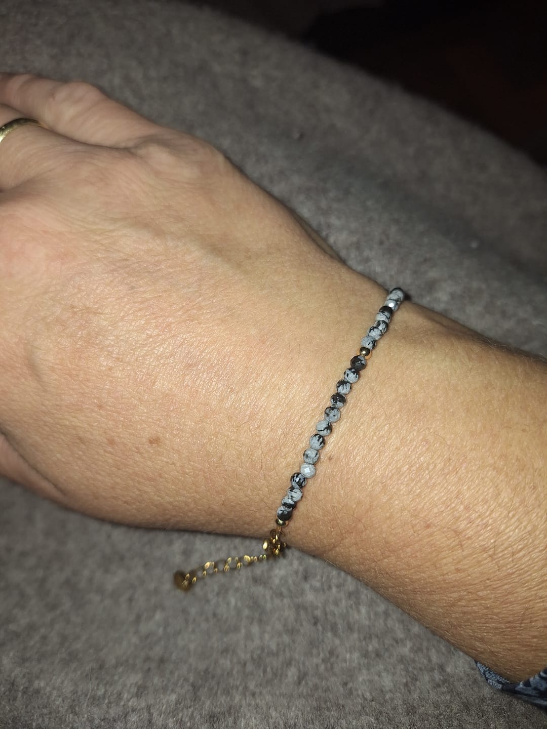 Customer photo review of Obsidian Armband - Schneeflocken Obsidian
