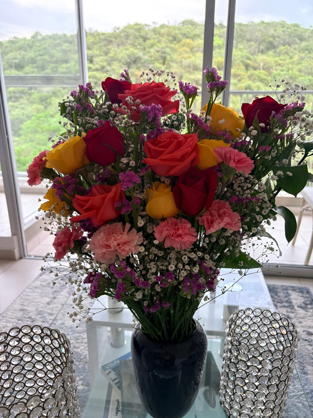 Customer photo review of BOUQUET MAGNOLIA + CAJA DE CHOCOLATE