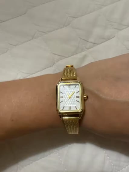 Customer photo review of Reloj Élégance Mujer