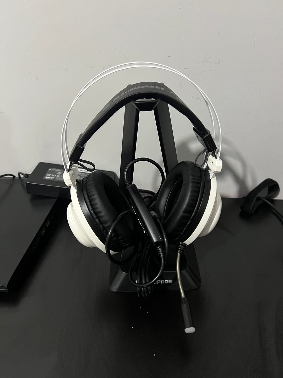 Customer photo review of Rm-H19 Holder Kulaklık İçin Stand-Siyah