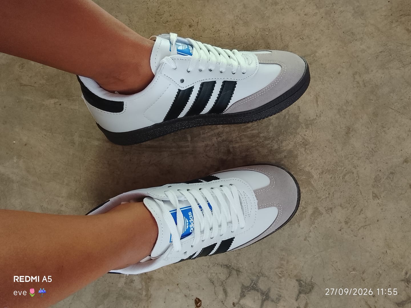 Customer photo review of Tenis Smb OG Blanco Negro