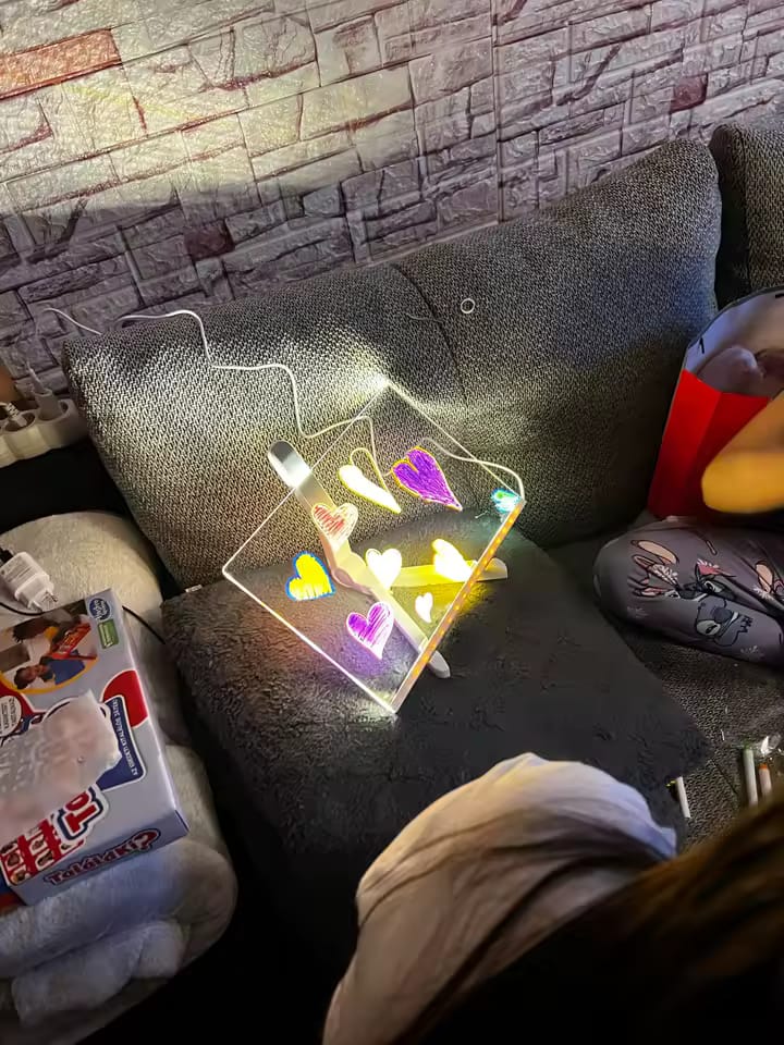 Customer photo review of Planche à Dessin Lumineuse LED Effaçable avec Support USB