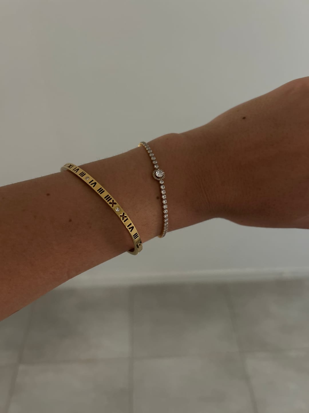Customer photo review of Roman 18K Gold Bangle