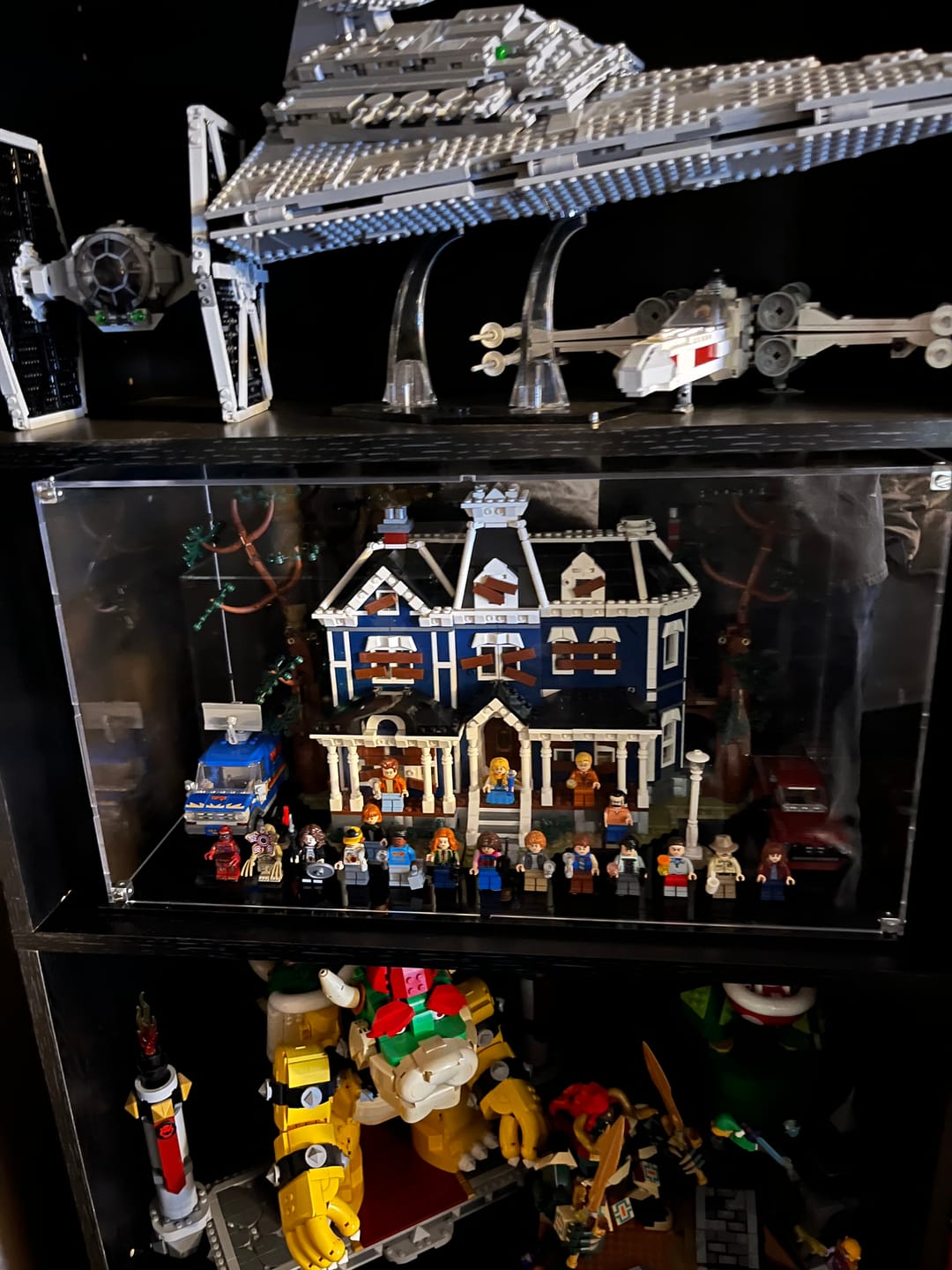 Customer photo review of Display Case for LEGO® 11370 Stranger Things The Creel House